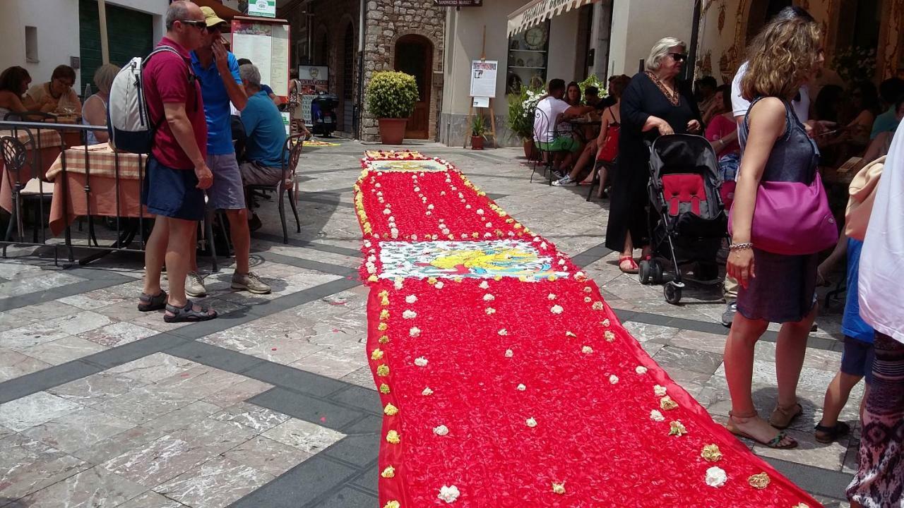 Apartament Taormina Rainbow House Zewnętrze zdjęcie